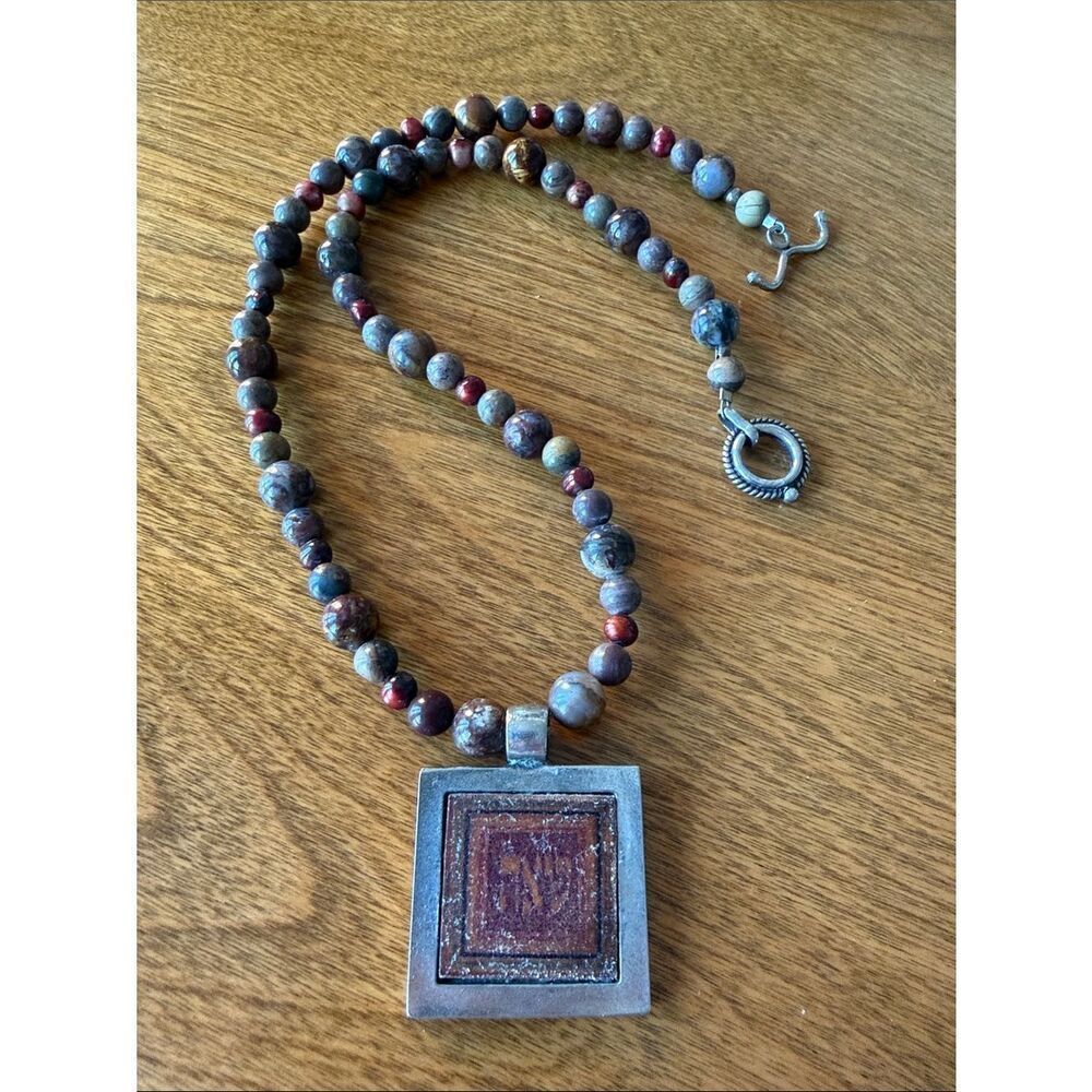 Silver/stone beaded necklace